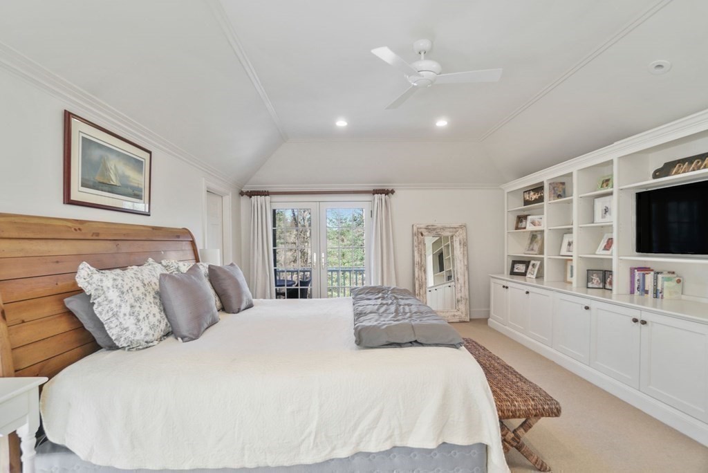 48 Arrowhead Road Weston, MA 02493 - Photo 14 of 24