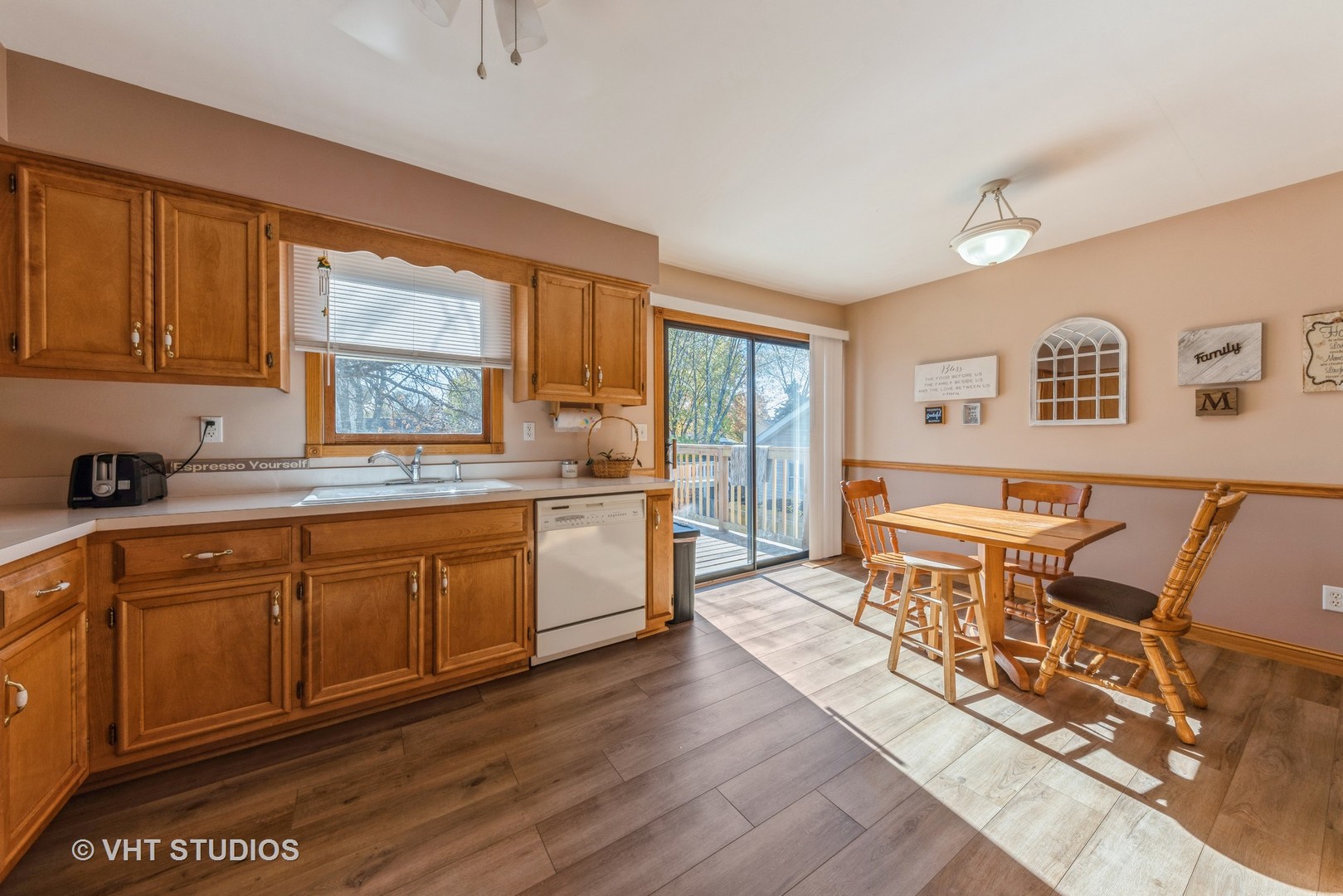 798 Amanda Road New Lenox, IL 60451 - Photo 5 of 20 a large kitchen with stainless steel appliances granite countertop a sink and cabinets