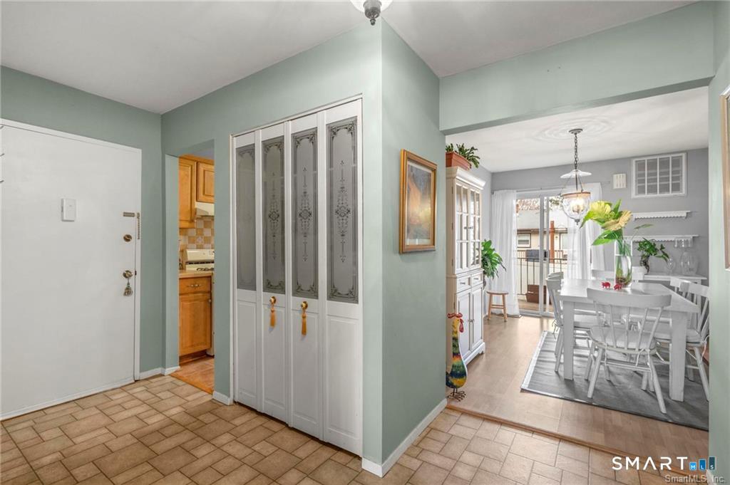 50 Greenhouse Road, Unit 26B Bridgeport, CT 06606 - Photo 2 of 15