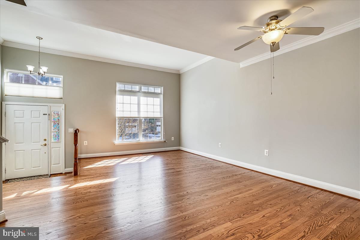 628 Springhouse Square Southeast Leesburg, VA 20175 - Photo 4 of 57 Gallery Image 4