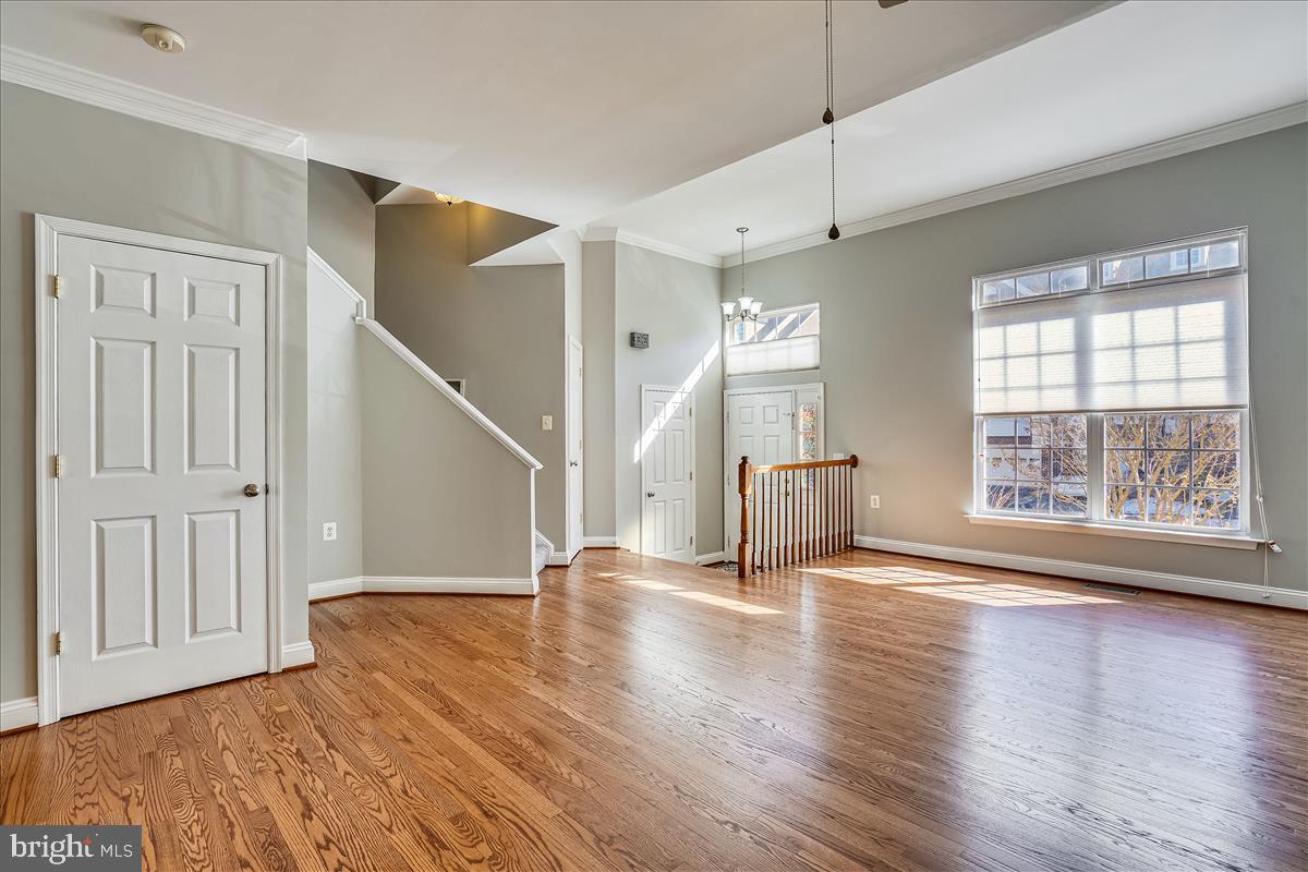 628 Springhouse Square Southeast Leesburg, VA 20175 - Photo 5 of 57 Gallery Image 5