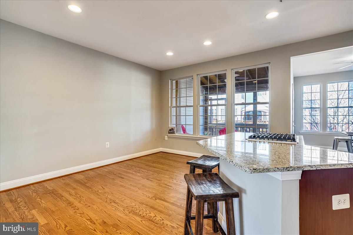 628 Springhouse Square Southeast Leesburg, VA 20175 - Photo 9 of 57 Gallery Image 9