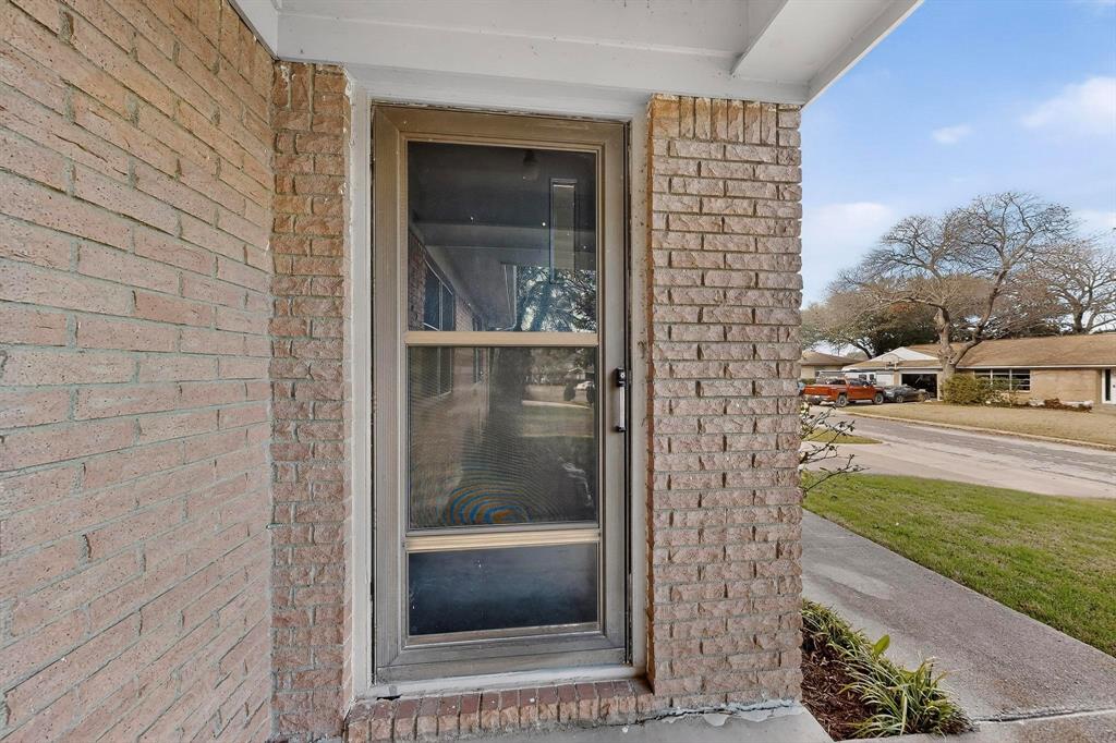 3512 Socorro Road Fort Worth, TX 76116 - Photo 3 of 32