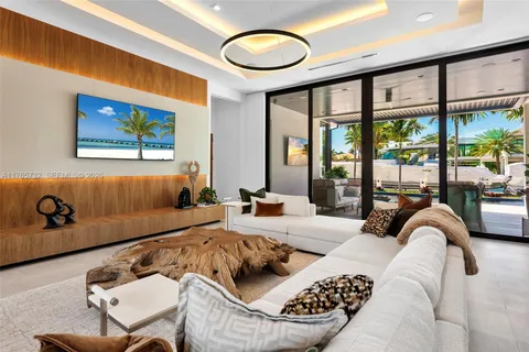 $19,900,000 | 22 Isla Bahia Drive, Fort Lauderdale, FL 33316