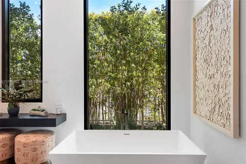 $19,900,000 | 22 Isla Bahia Drive, Fort Lauderdale, FL 33316