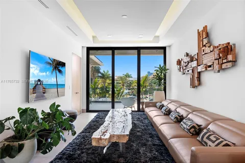 $19,900,000 | 22 Isla Bahia Drive, Fort Lauderdale, FL 33316