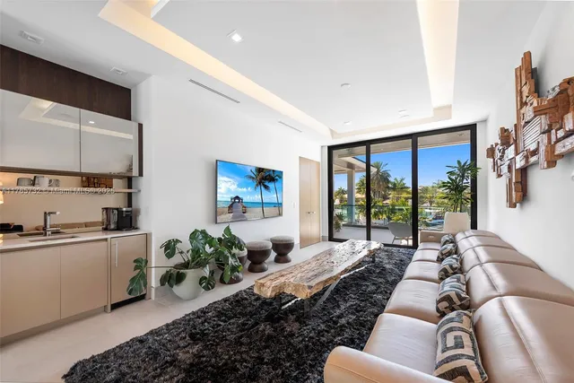 $19,900,000 | 22 Isla Bahia Drive, Fort Lauderdale, FL 33316