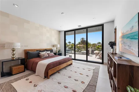 $19,900,000 | 22 Isla Bahia Drive, Fort Lauderdale, FL 33316