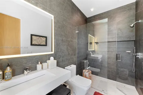 $19,900,000 | 22 Isla Bahia Drive, Fort Lauderdale, FL 33316