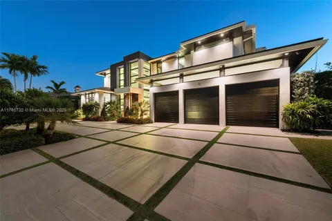 $19,900,000 | 22 Isla Bahia Drive, Fort Lauderdale, FL 33316