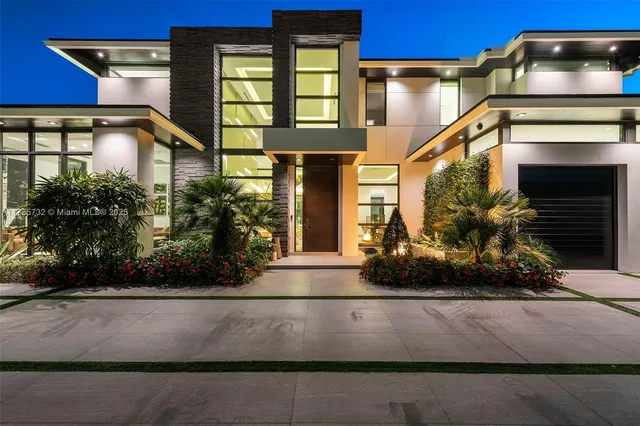 $19,900,000 | 22 Isla Bahia Drive, Fort Lauderdale, FL 33316