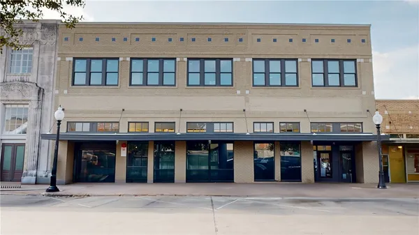 a large building with a outdoor space