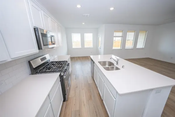 $2,400 | 3612 Great Egret Way, McKinney, TX 75071
