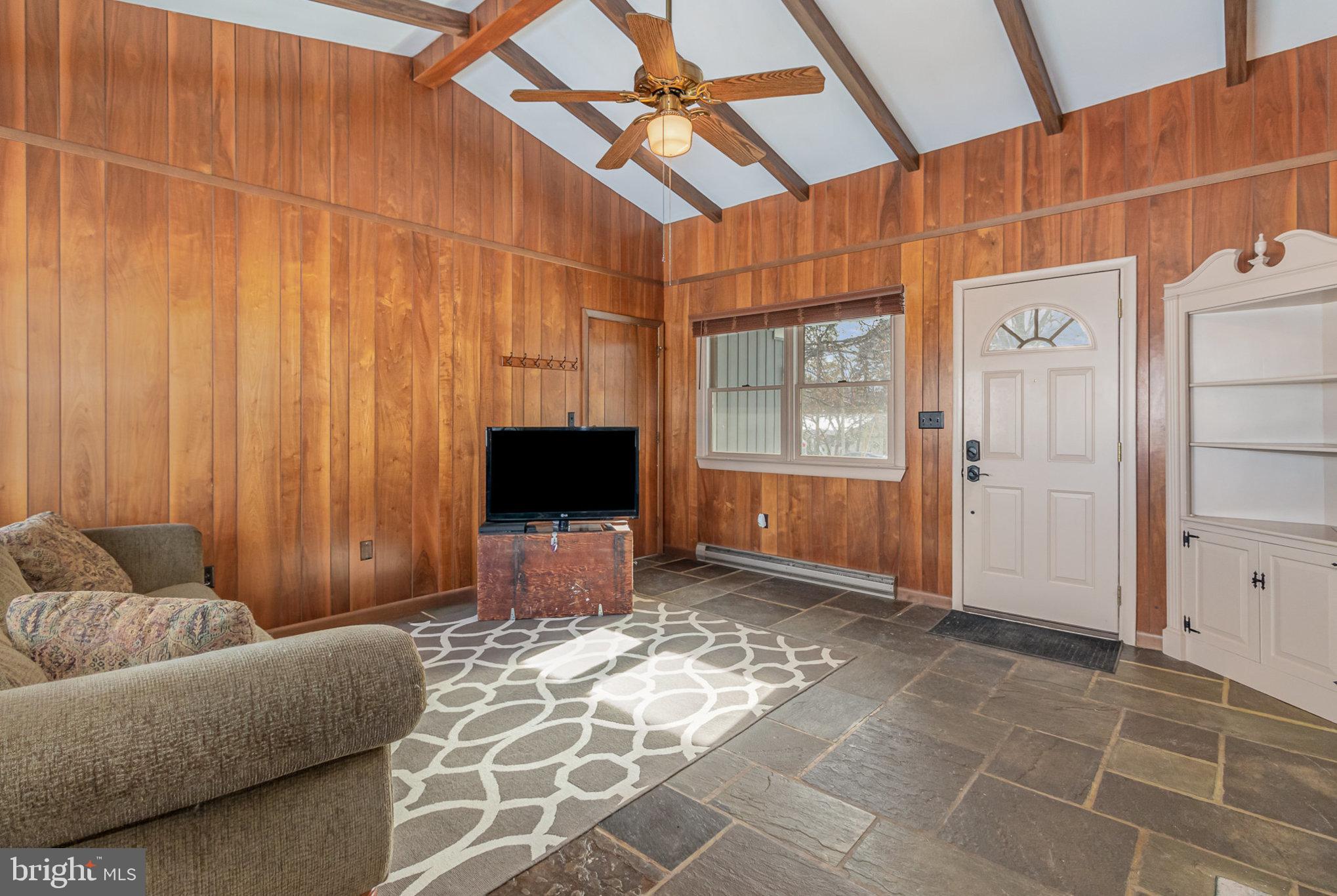 207 Hilltop Road Boiling Springs, PA 17007 - Photo 13 of 37