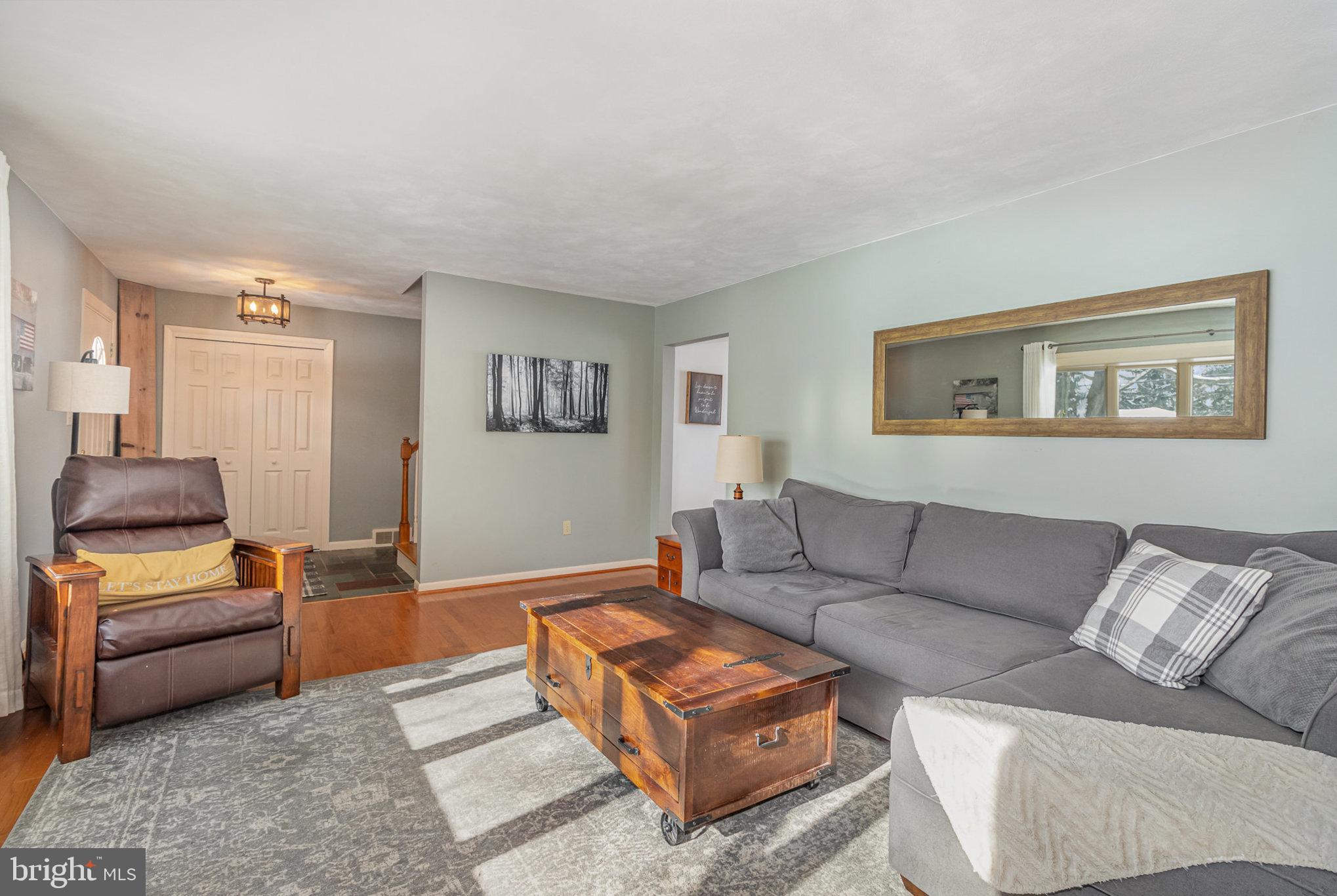 207 Hilltop Road Boiling Springs, PA 17007 - Photo 6 of 37