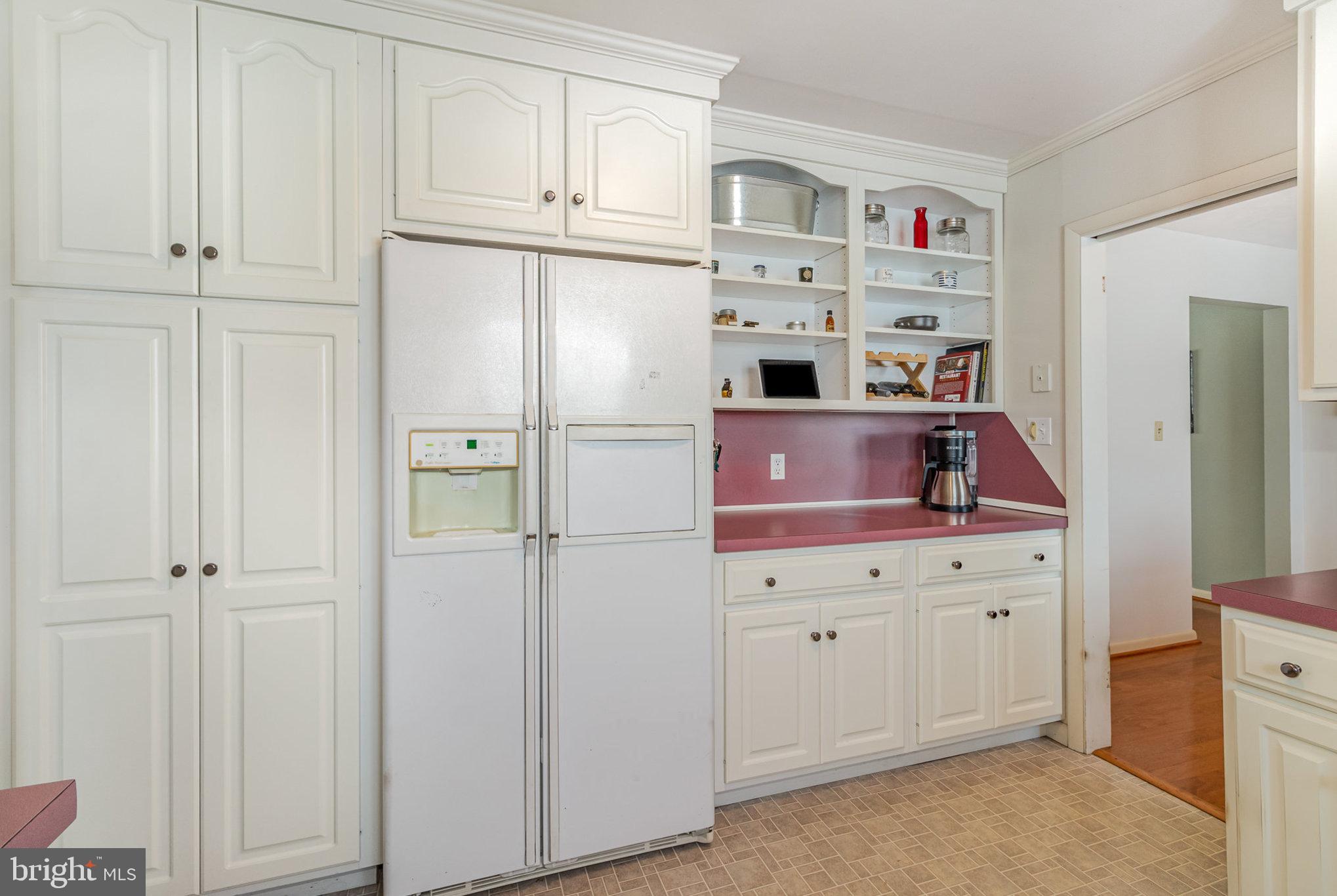 207 Hilltop Road Boiling Springs, PA 17007 - Photo 8 of 37