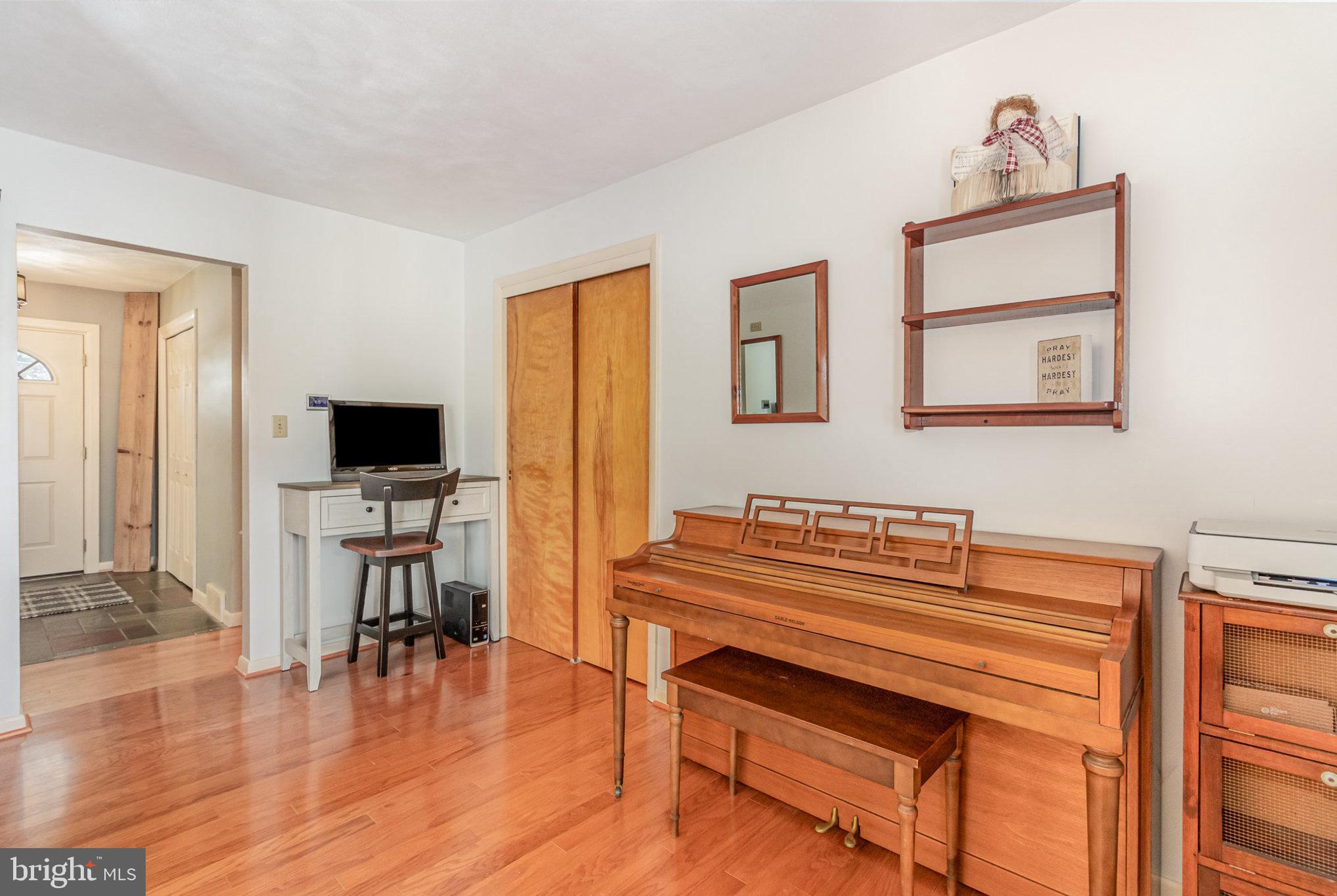 207 Hilltop Road Boiling Springs, PA 17007 - Photo 10 of 37