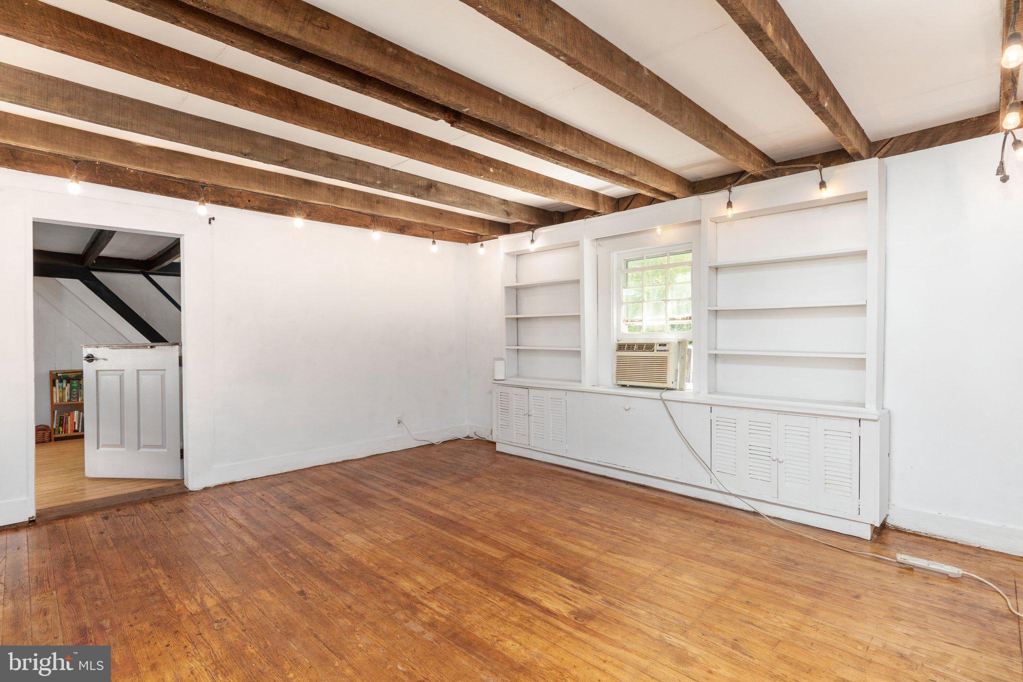 7443 Keith Road Warrenton, VA 20186 - Photo 12 of 44 Living Room with built-ins