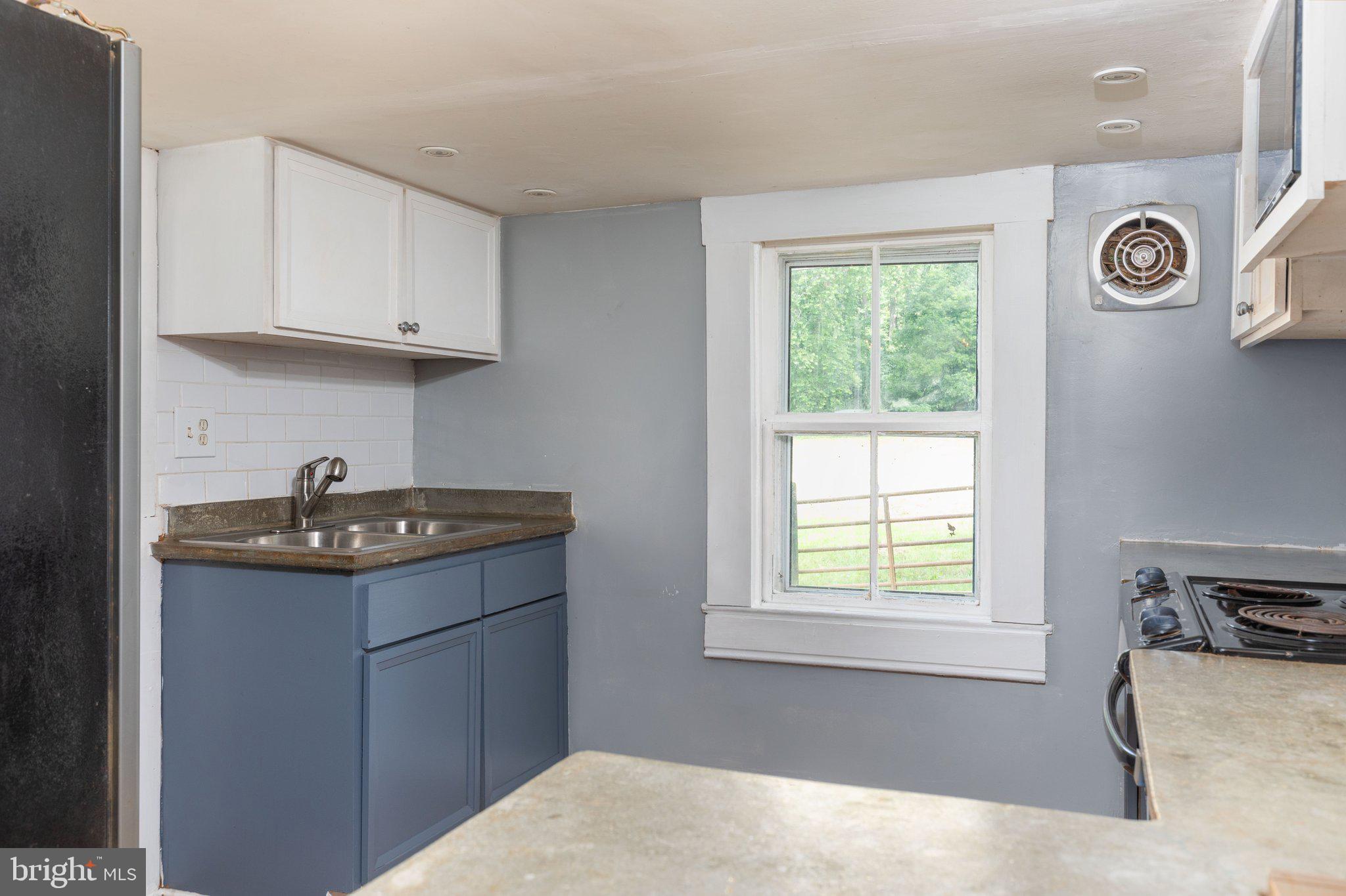 7443 Keith Road Warrenton, VA 20186 - Photo 16 of 44 Kitchen is completely operational