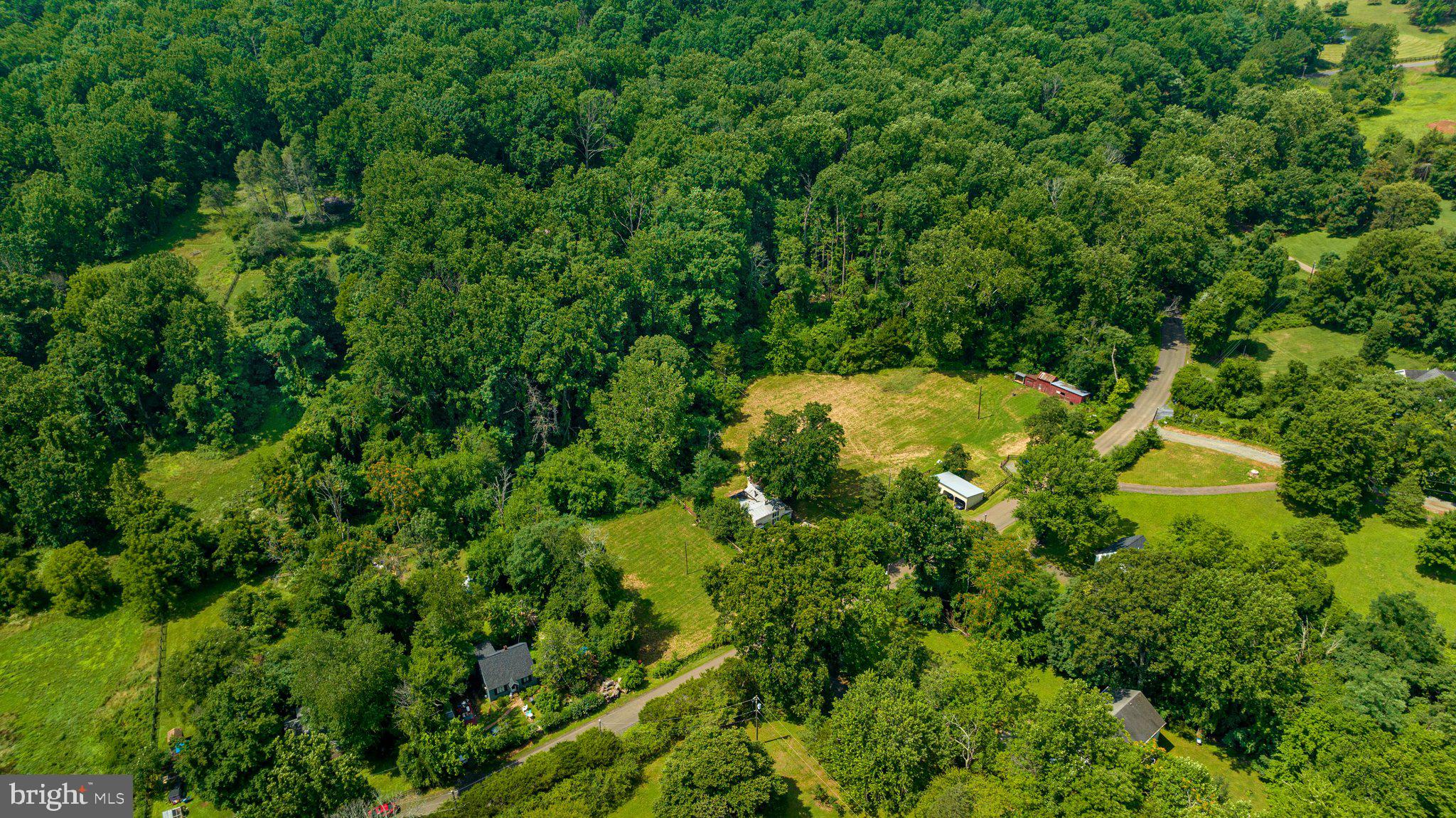 7443 Keith Road Warrenton, VA 20186 - Photo 33 of 44 Property has Comcast