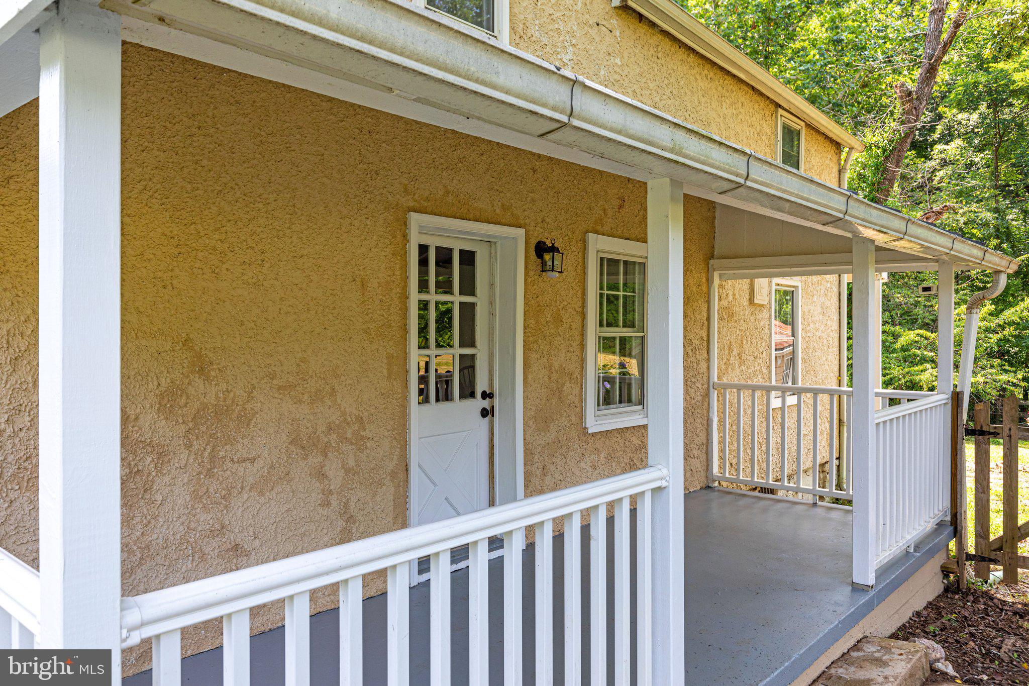 7443 Keith Road Warrenton, VA 20186 - Photo 6 of 44 Front Porch