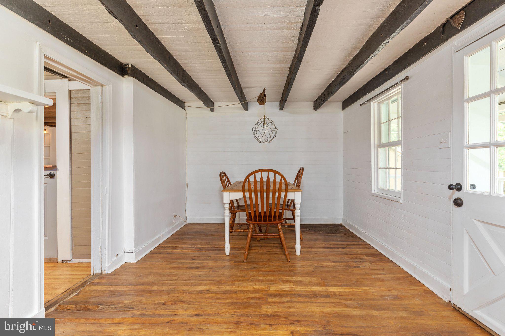 7443 Keith Road Warrenton, VA 20186 - Photo 8 of 44 Front Room dining area