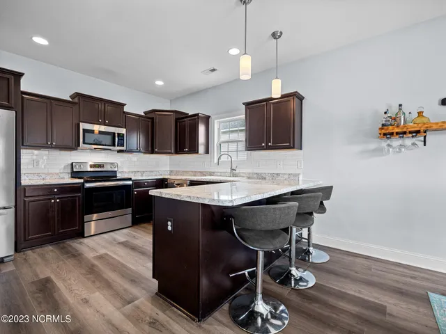 $2,200 | 239 Sailor Street, Sneads Ferry, NC 28460