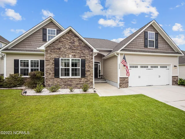 $2,200 | 239 Sailor Street, Sneads Ferry, NC 28460