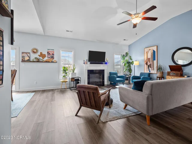 $2,200 | 239 Sailor Street, Sneads Ferry, NC 28460