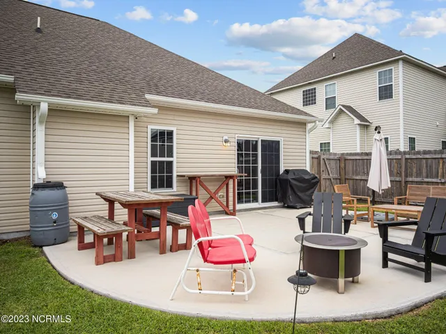 $2,200 | 239 Sailor Street, Sneads Ferry, NC 28460