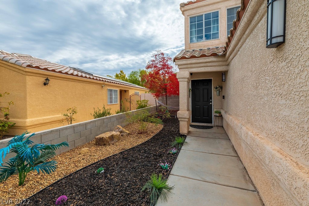 8269 Cimarron Ridge Drive Las Vegas, NV 89128 - Photo 3 of 29