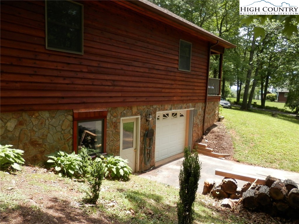 328 Flat Rock Acres Road Crumpler, NC 28617 - Photo 3 of 23 Gallery Image 3