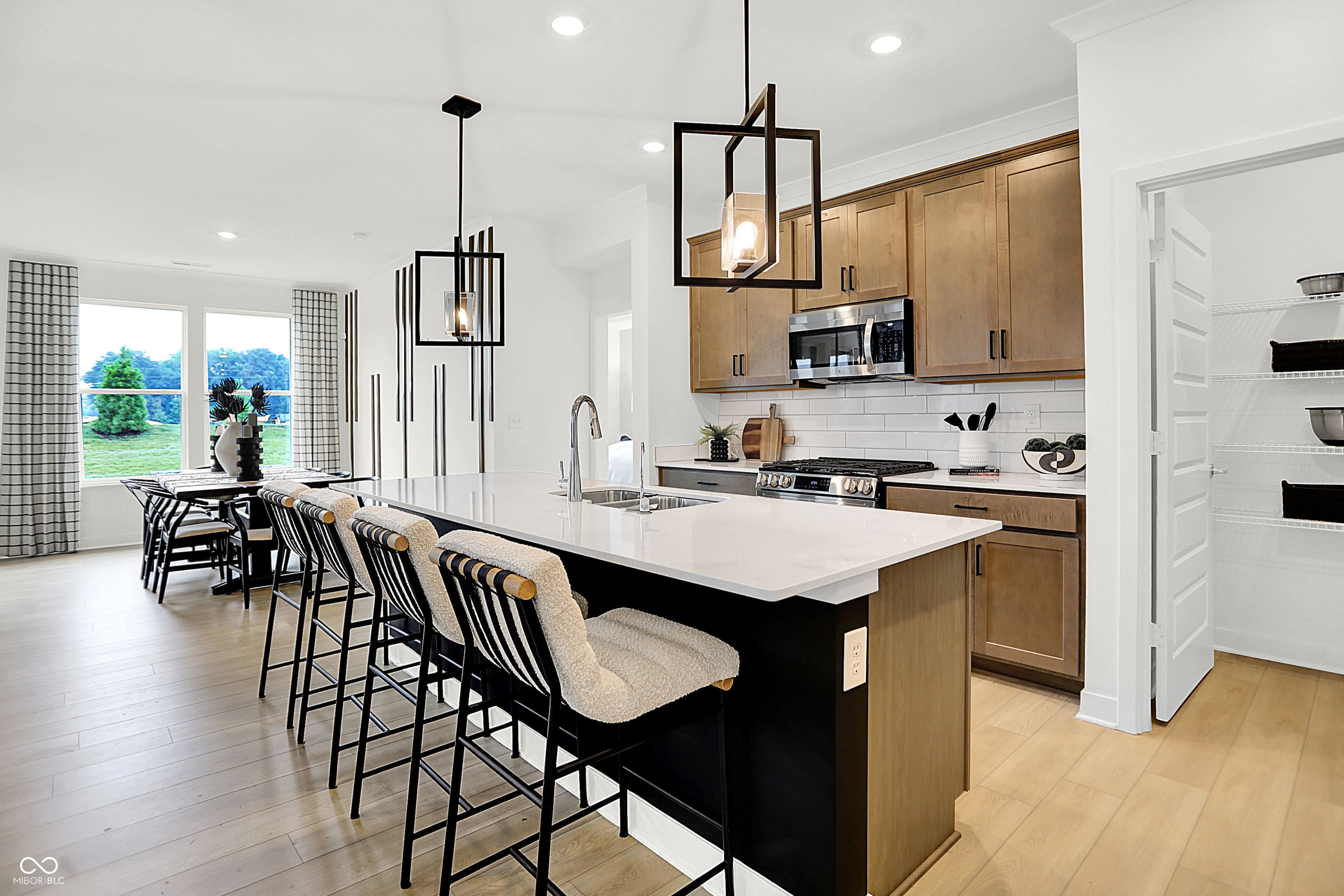 5339 Nettleton Way Avon, IN 46123 - Photo 8 of 31