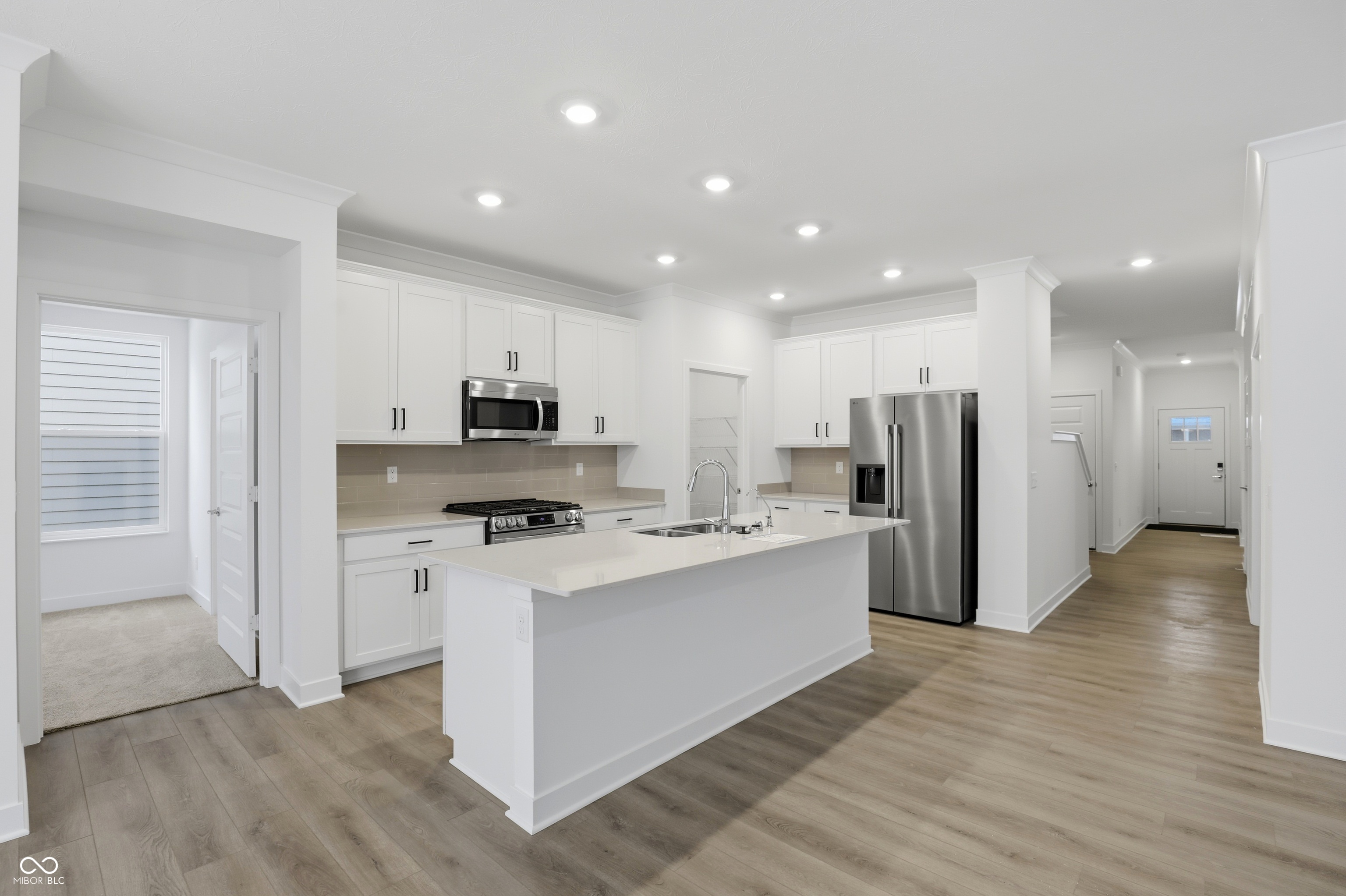 5339 Nettleton Way Avon, IN 46123 - Photo 9 of 52