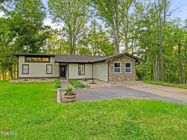 $599,900 | 630 Ancient Oaks Court, White Pine, TN 37890