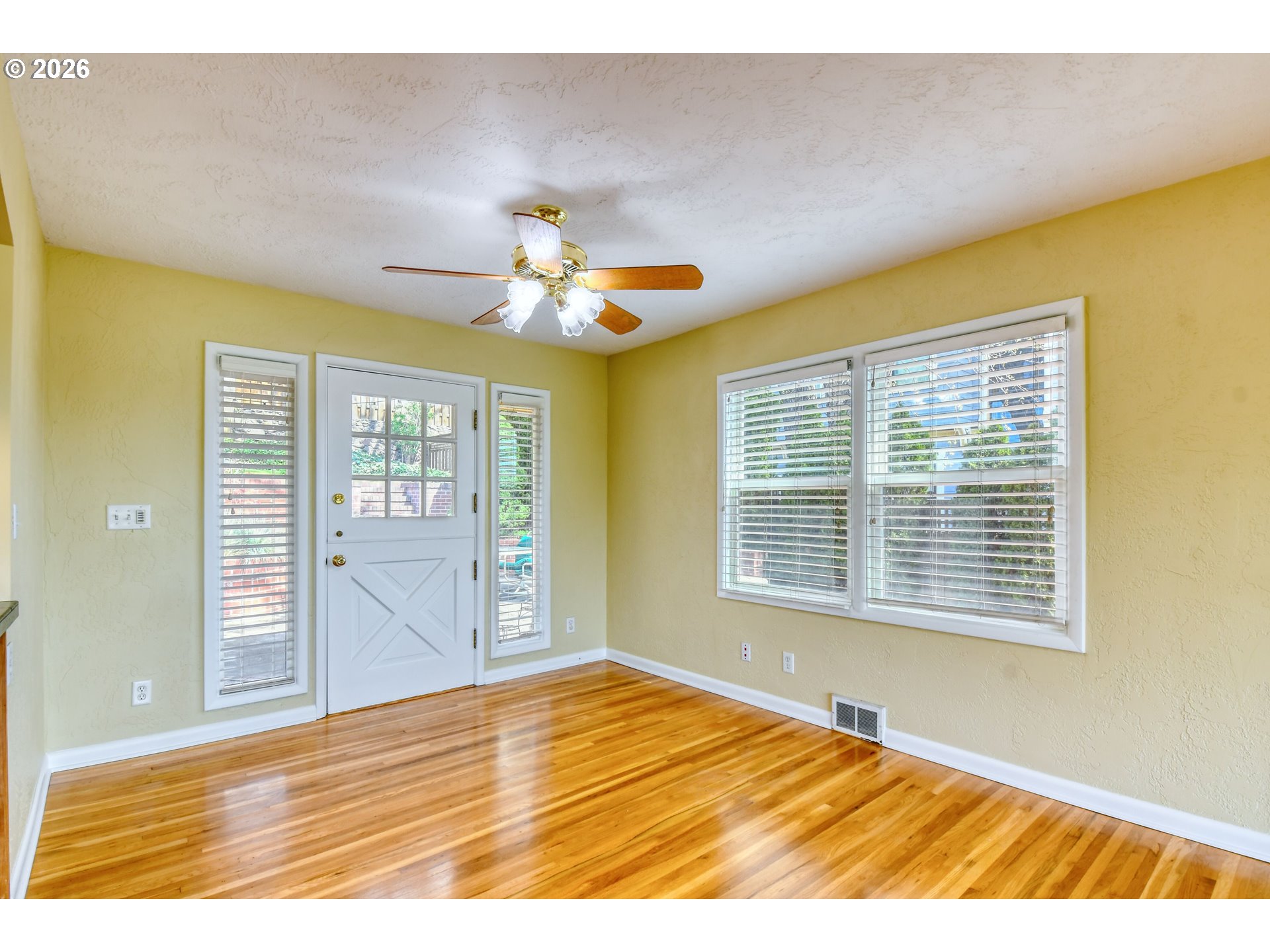 207 Northwest Ellis Avenue Pendleton, OR 97801 - Photo 12 of 48