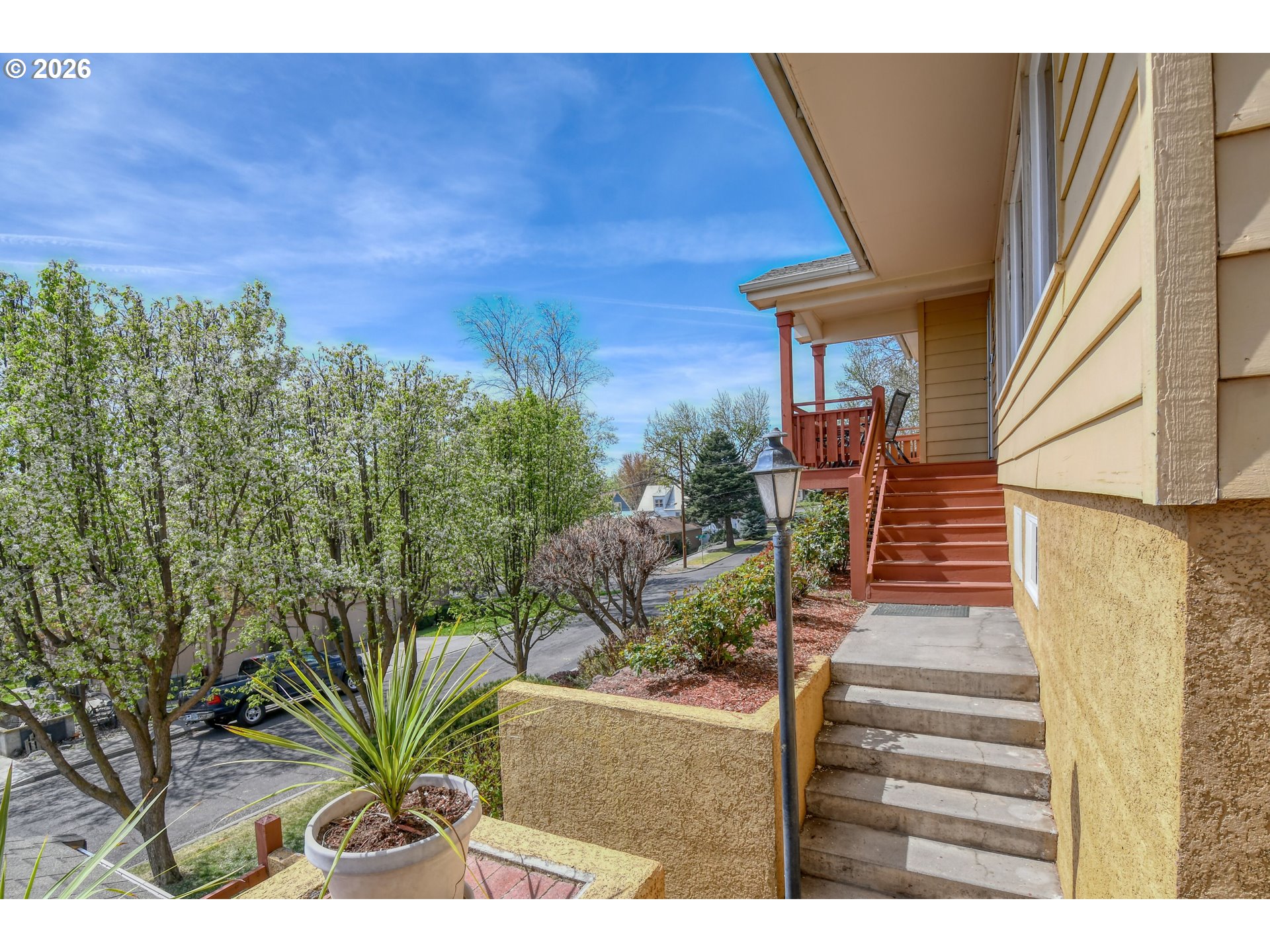 207 Northwest Ellis Avenue Pendleton, OR 97801 - Photo 3 of 48