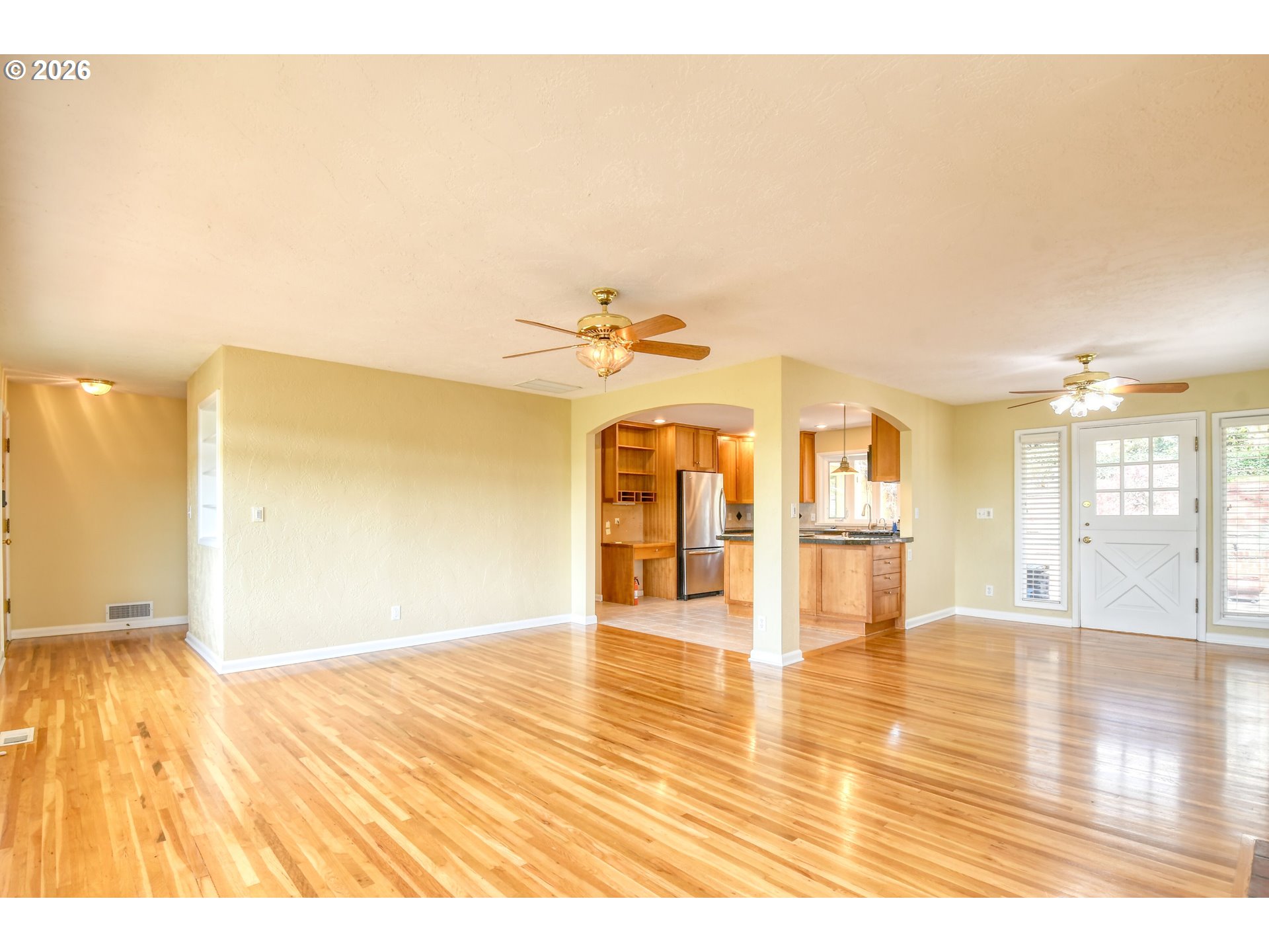 207 Northwest Ellis Avenue Pendleton, OR 97801 - Photo 8 of 48