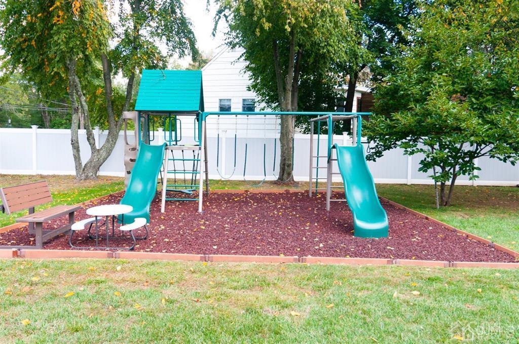 2 Clive Hills Road Edison, NJ 08820 - Photo 5 of 28