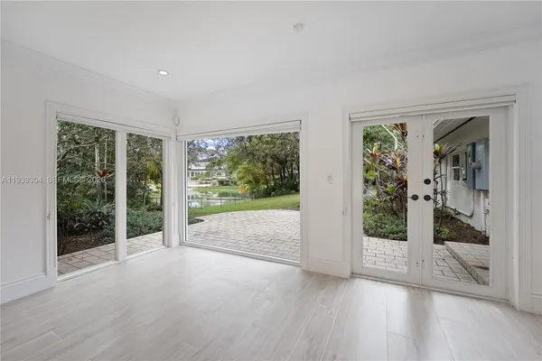 $14,300 | 10640 Southwest 61st Avenue, Pinecrest, FL 33156