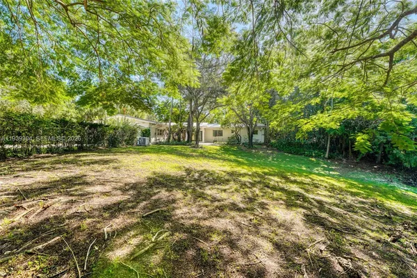 $14,300 | 10640 Southwest 61st Avenue, Pinecrest, FL 33156