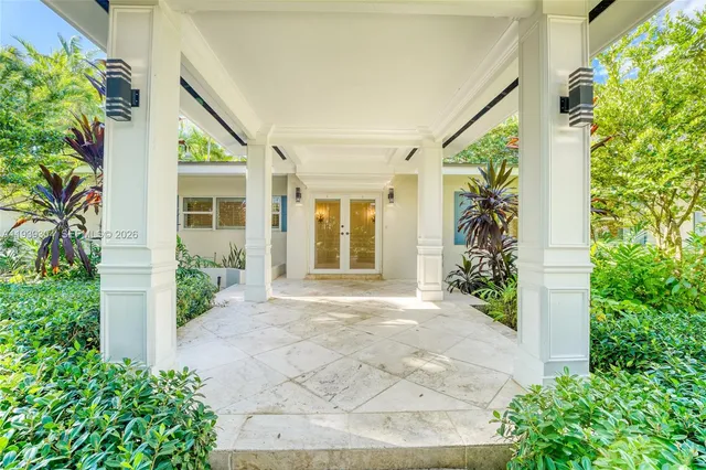 $16,000 | 10640 Southwest 61st Avenue, Pinecrest, FL 33156