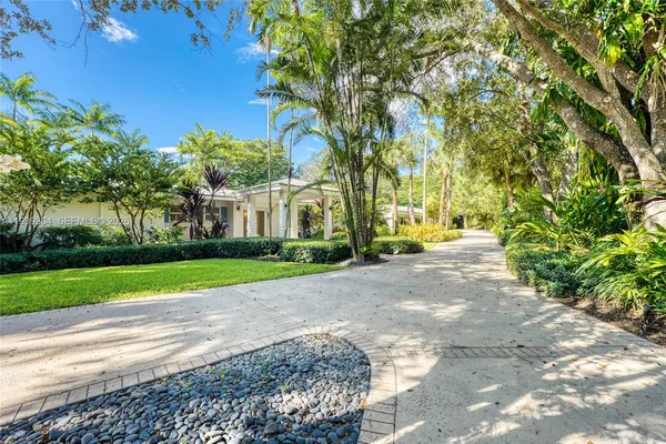 $14,300 | 10640 Southwest 61st Avenue, Pinecrest, FL 33156