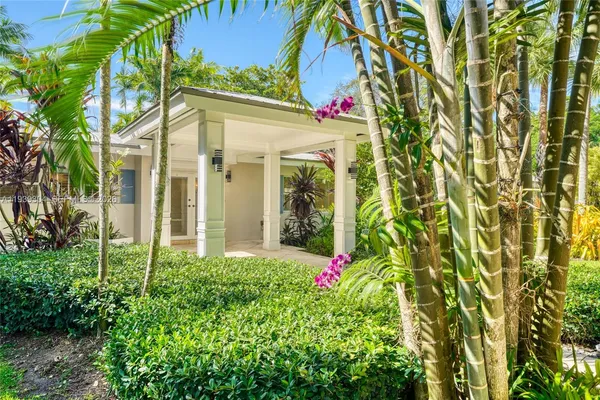 $14,300 | 10640 Southwest 61st Avenue, Pinecrest, FL 33156