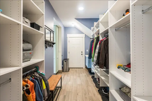 $900,000 | 2718 Northridge Drive, Duluth, MN 55811