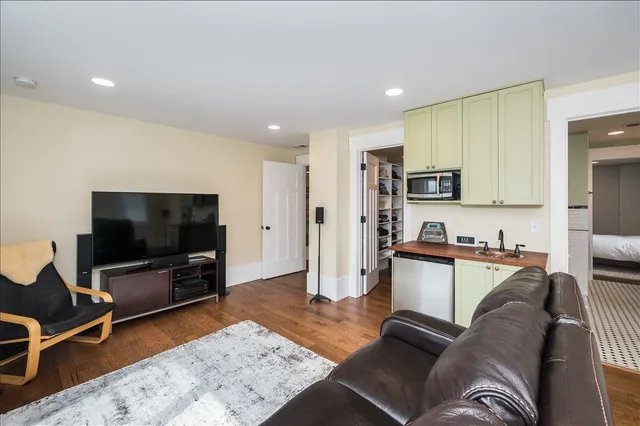 $900,000 | 2718 Northridge Drive, Duluth, MN 55811