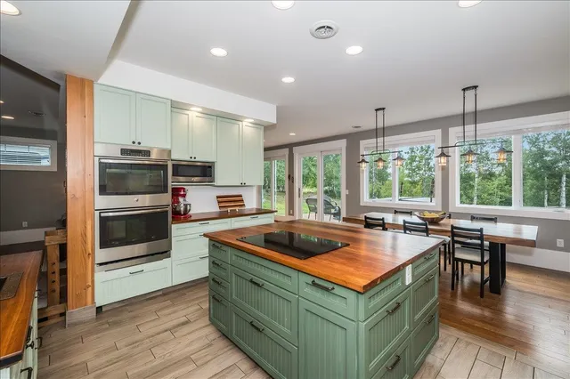 $900,000 | 2718 Northridge Drive, Duluth, MN 55811