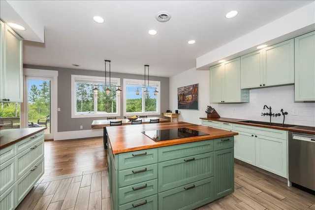 $900,000 | 2718 Northridge Drive, Duluth, MN 55811