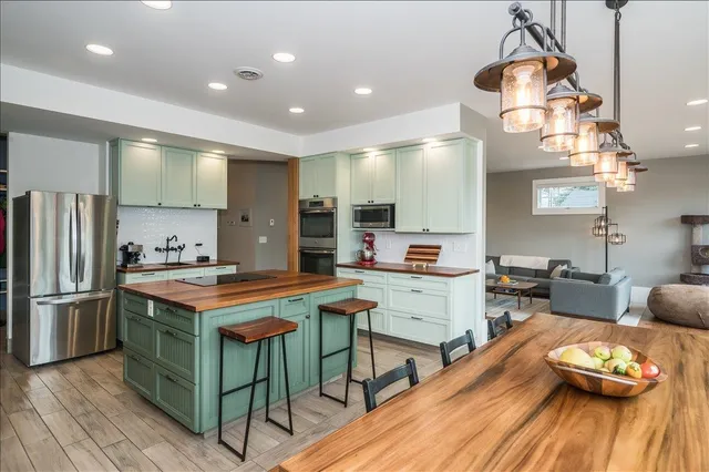 $900,000 | 2718 Northridge Drive, Duluth, MN 55811