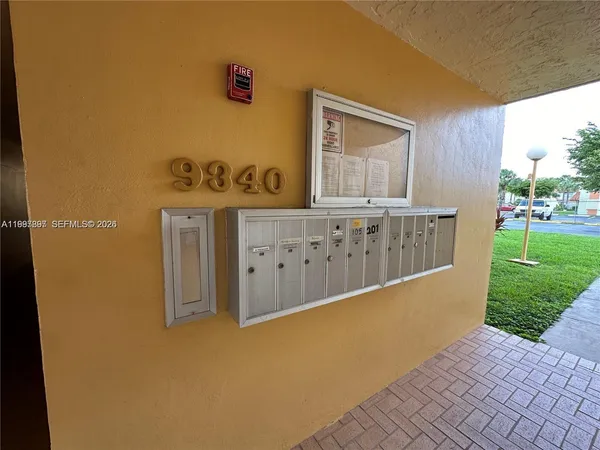 $2,300 | 9340 West Flagler Street, Unit 104B, Miami, FL 33174